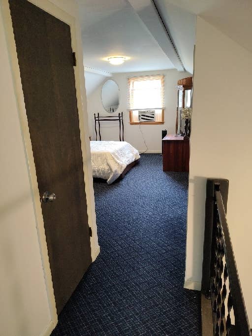Large room in a family home & pool