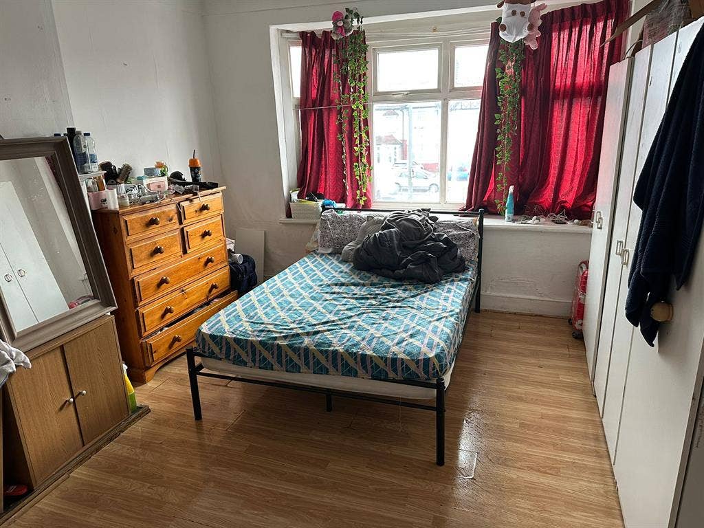 Double room for single person