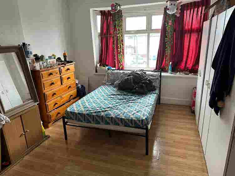 Double room for single person