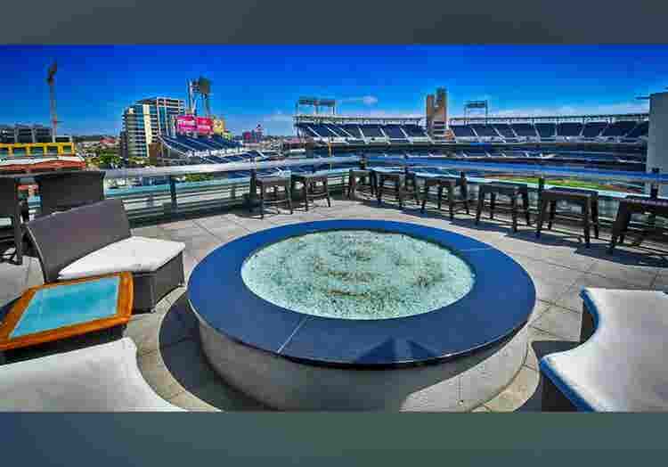 $2k a month luxury amenities DT SD