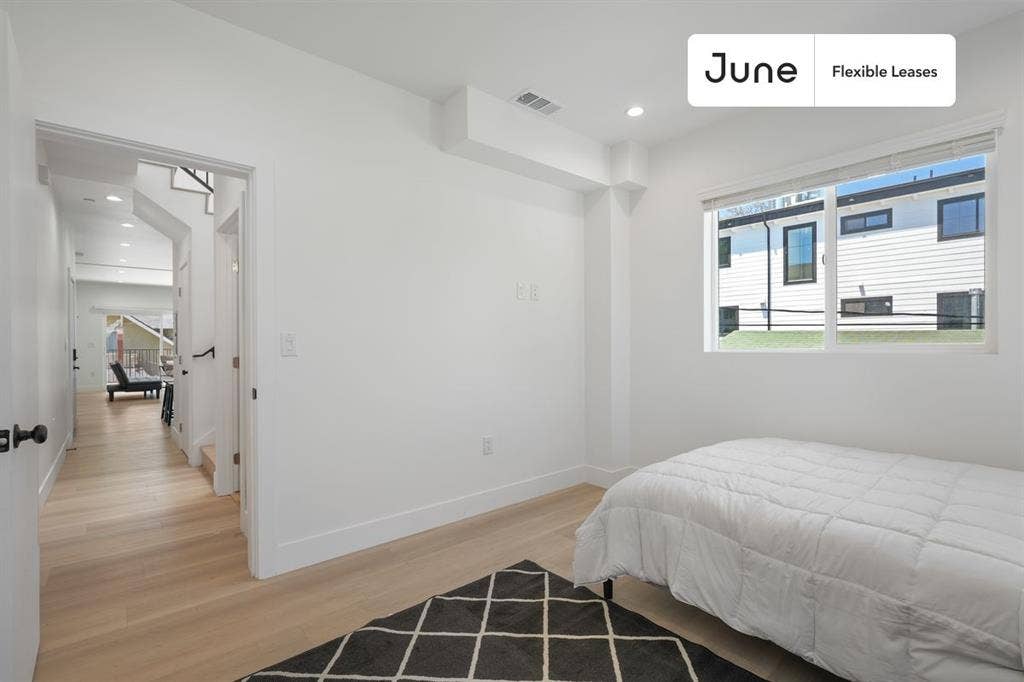 4 BR in Los Angeles