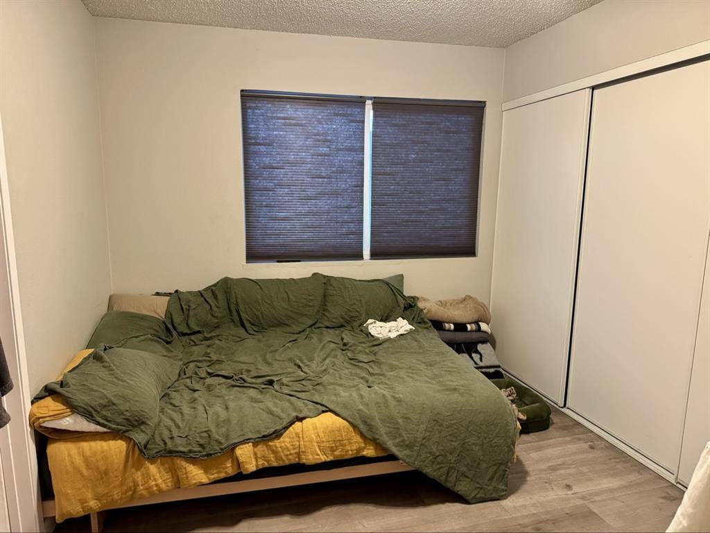 Room in 2BR-Apartment in Chinatown