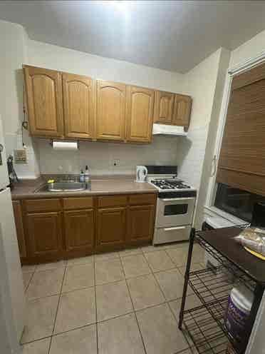 Astoria Female roommate only