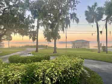 Lakefront Living!