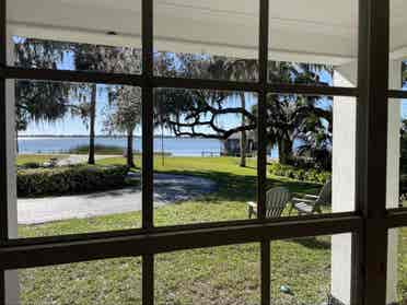 Lakefront Living!