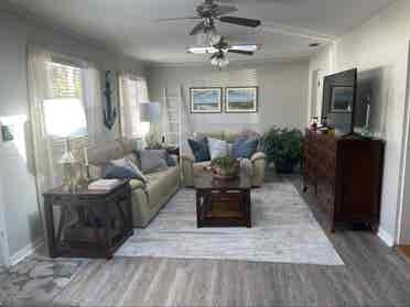 Lakefront Living!