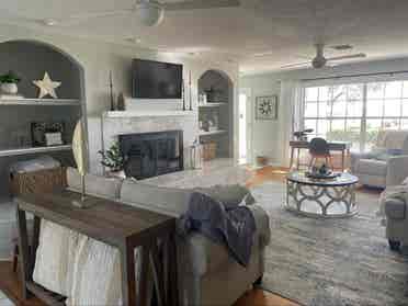 Lakefront Living!