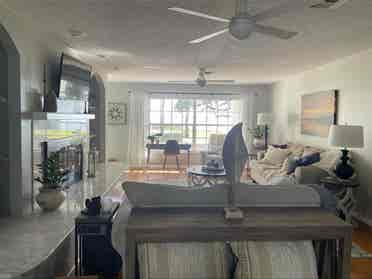 Lakefront Living!