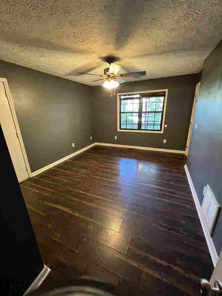 Cute Lakehouse room in Stockbridge!