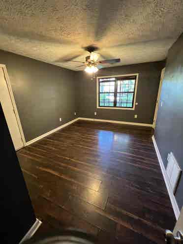 Cute Lakehouse room in Stockbridge!