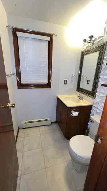 2 private rooms for rent !!