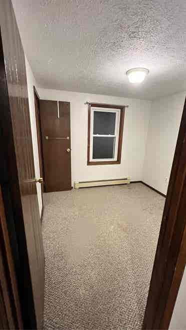 2 private rooms for rent !!