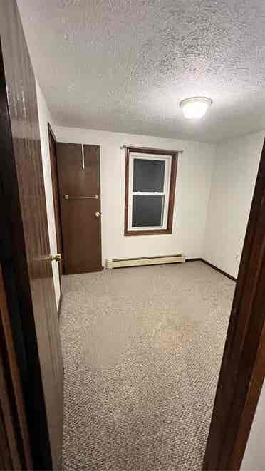 2 private rooms for rent !!