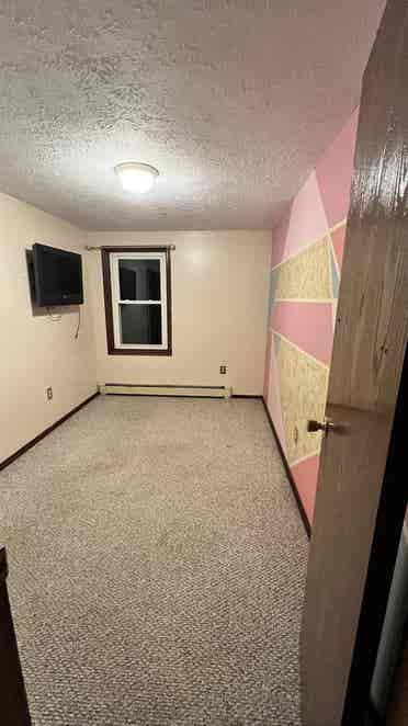 2 private rooms for rent !!