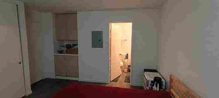 Private Room Oct 1st (Female only)