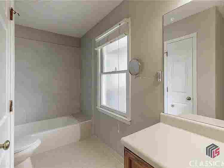 Beautiful BA Condo