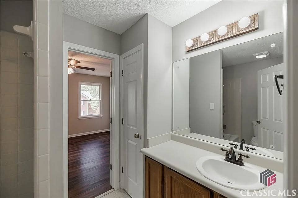 Beautiful BA Condo