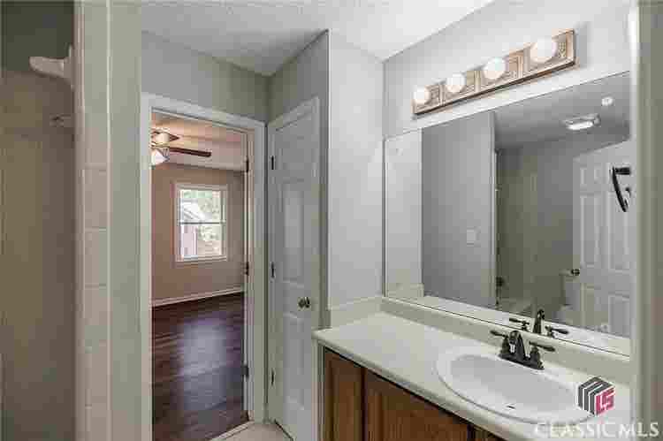 Beautiful BA Condo