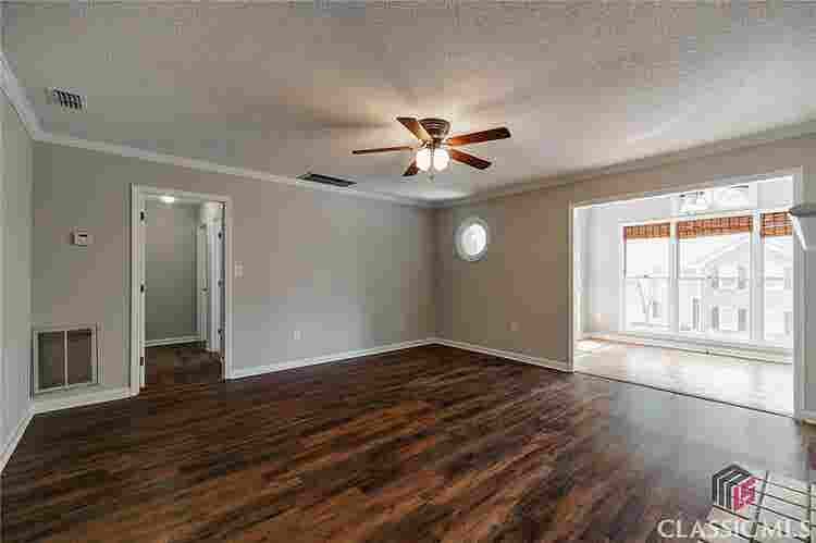Beautiful BA Condo