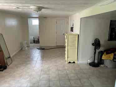 Room available for rent! Oct 1st
