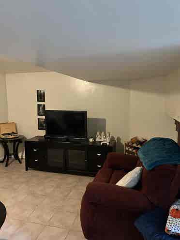 Room available for rent! Oct 1st