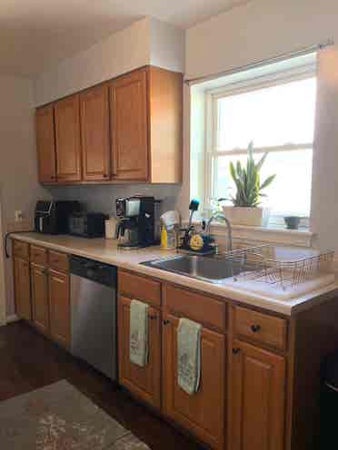 Room available for rent! Oct 1st