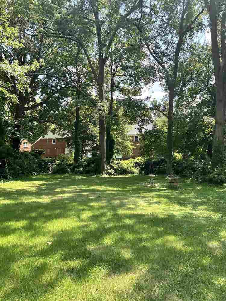 Room available for rent! Oct 1st