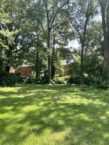 Room available for rent! Oct 1st