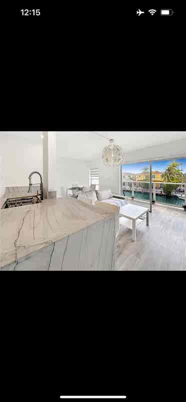 Room for rent in Eastern Shores