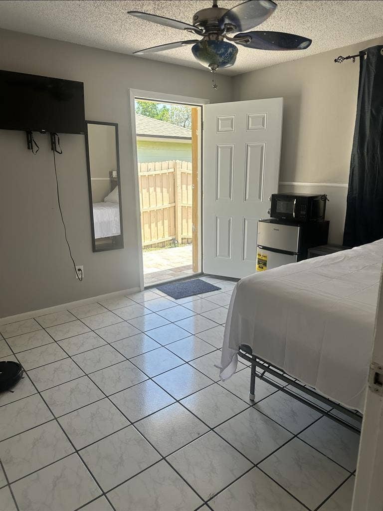 Room for rent in Orlando