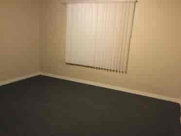 Large bdrm Main/Price Sep 1