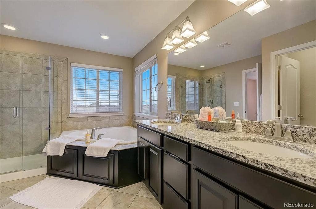 Master Bedroom for rent in Parker