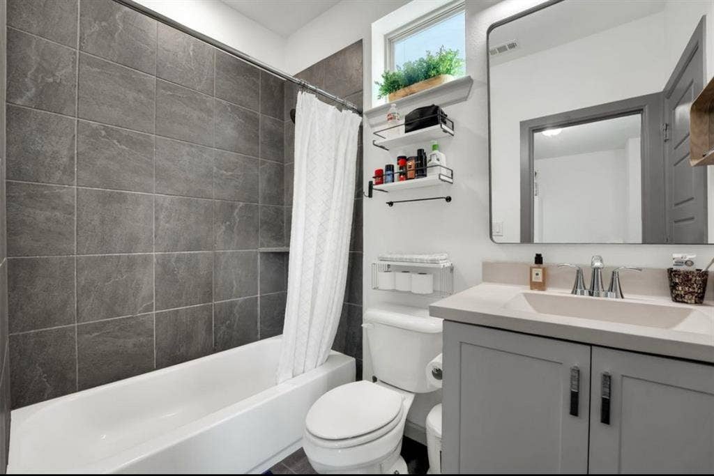 Move in anytime .