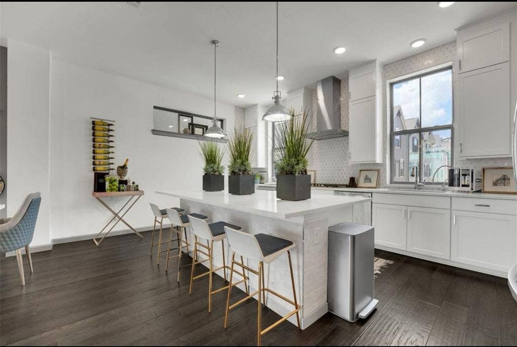 Move in anytime .