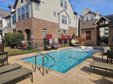 Move in anytime .