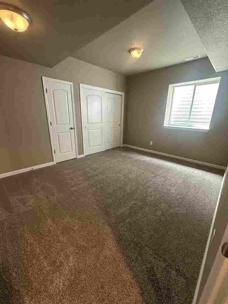Bedroom + private bathroom Parker