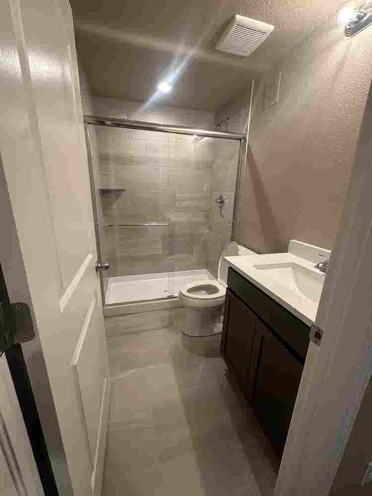 Bedroom + private bathroom Parker