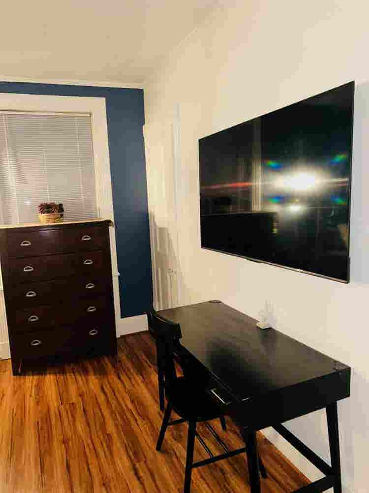 Room Near 
- St. Joseph’s Hospital