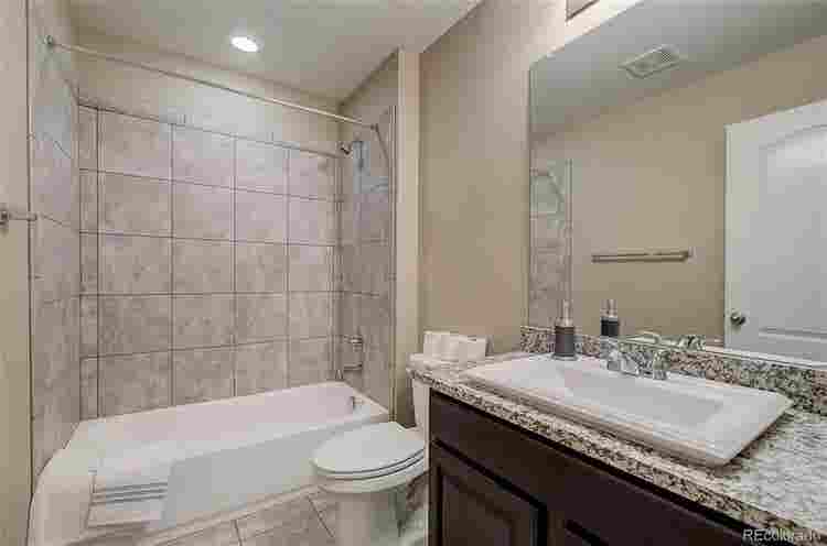 BedRoom+shared bathroom Parker CO