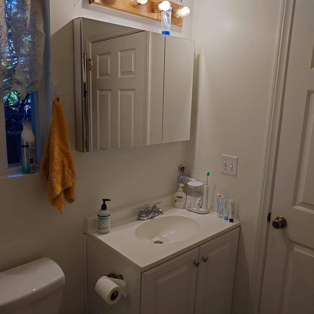 Room Available Now - Culver City