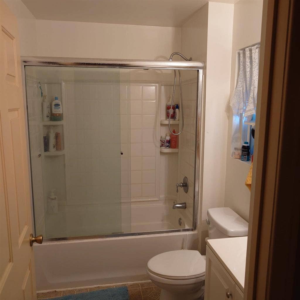 Room Available Now - Culver City