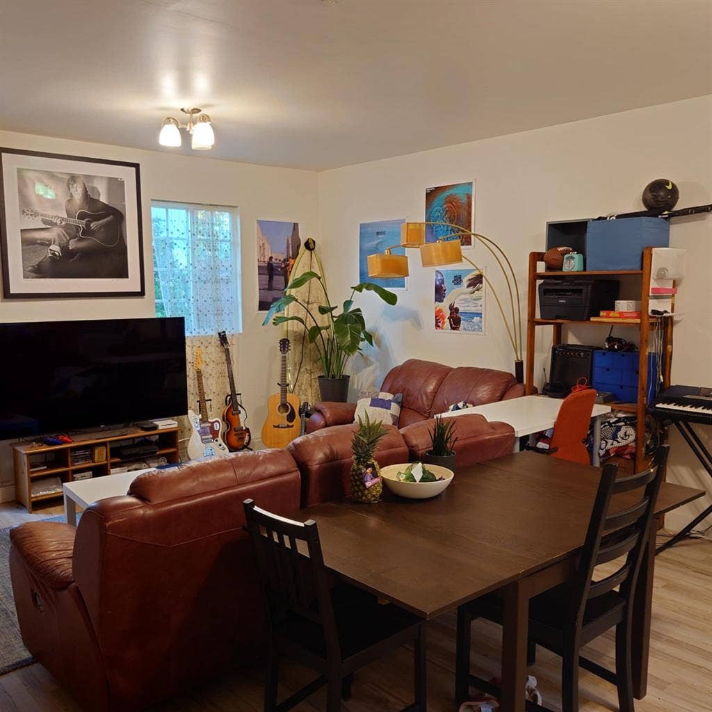 Room Available Now - Culver City