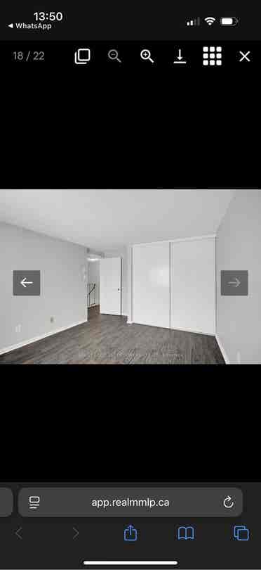Looking for 2 roommates girls