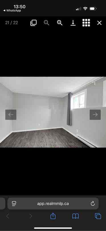 Looking for 2 roommates girls