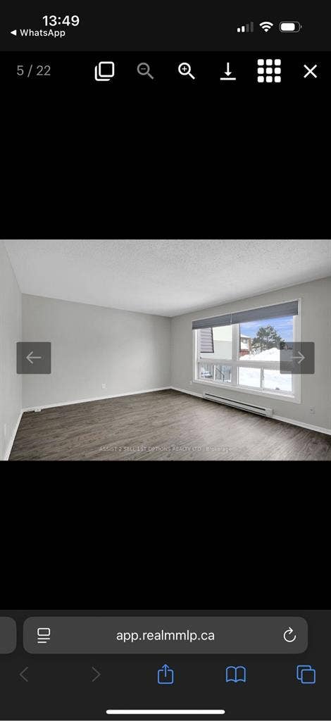 Looking for 2 roommates girls