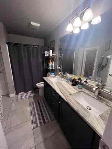 1 clean and modern furnished room