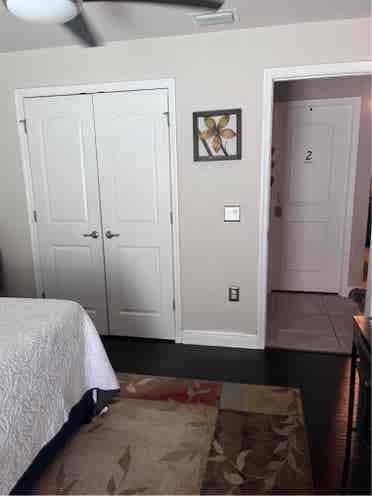 1 clean and modern furnished room