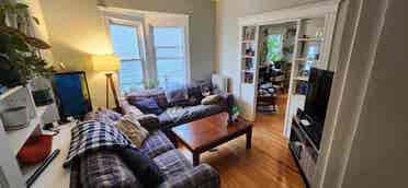 🏡 Room in 3BR on Belknap