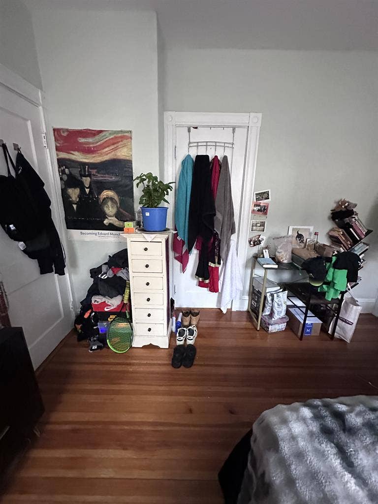 🏡 Room in 3BR on Belknap