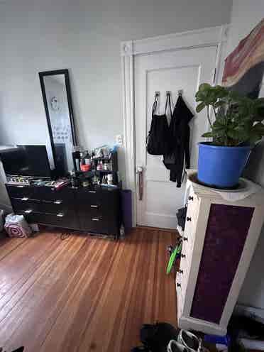 🏡 Room in 3BR on Belknap